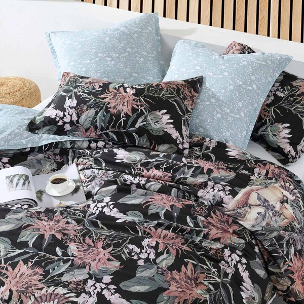 Major Black Quilt Cover Set by Logan & Mason For Sale