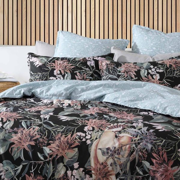 Major Black Quilt Cover Set by Logan & Mason For Sale