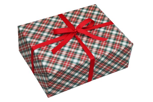 TRADITIONAL TARTAN CHRISTMAS WRAPPING PAPER For Sale